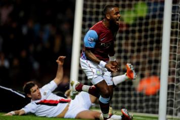 Darren Bent in gol all\'esordio con l\'Aston Villa