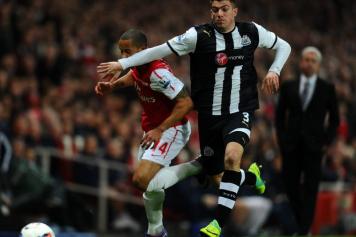 Davide Santon e Theo Walcott