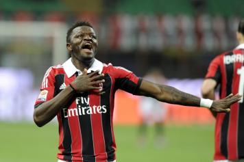 gallery.36ma.2012.milan.muntari.mano.sul.petto.356x237.jpg