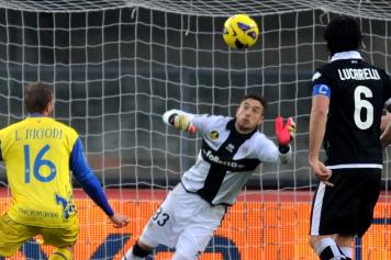 serie.a.ventunesima.giornata.2012.2013.mirante.chievo.parma.azione.parata.356x237.jpg