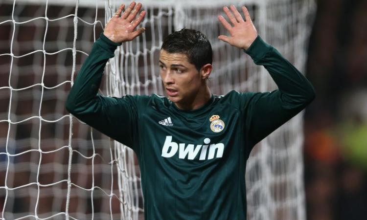Champions: 2-1 al Man United, Real ai quarti con l'aiutino. Dortmund avanti