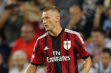 Abate Milan sguardo