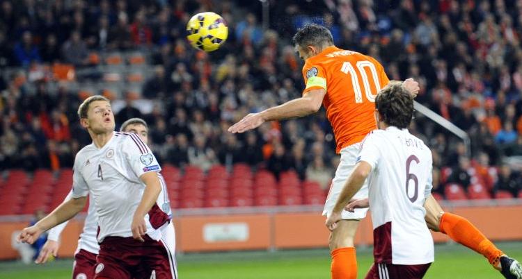 Feyenoord: domani visite mediche per Van Persie