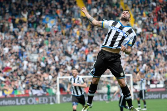 Bruno.Fernandes.Udinese.2015.16.salta.53