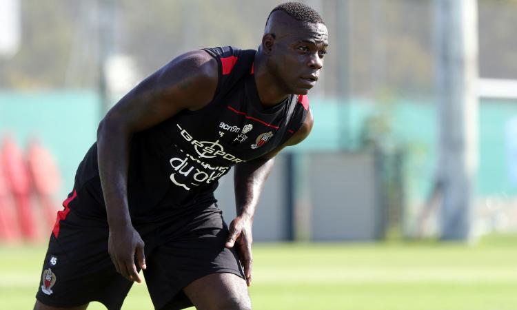 Milan, auguri social a Balotelli FOTO