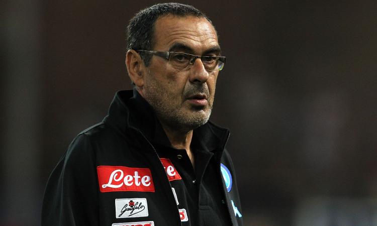 Sarri contro l'arbitro e De Laurentiis: 'Per noi 2 rigori, ma non dovrei dirlo io'