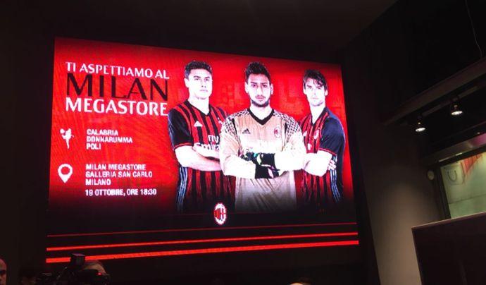 Milan: Donnarumma e Poli incotrano i tifosi FOTO e VIDEO