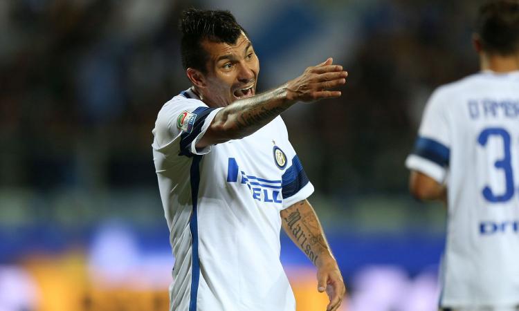 Inter, pronto l'arrivo dell'agente di Medel per rinnovare: i dettagli