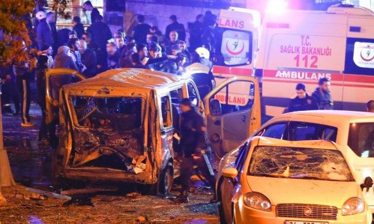 http://cdn.calciomercato.com/images/2016-12/autobomba.istanbul.twitter.2016.750x450.jpg