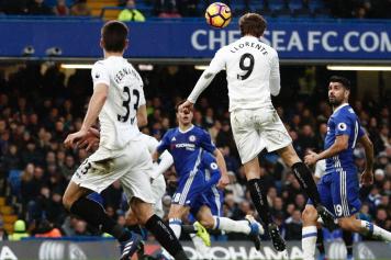 llorente, swansea, gol, testa, chelsea, 2016/17