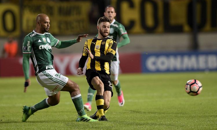 Felipe Melo arriva alle mani contro il Peñarol in Copa Libertadores