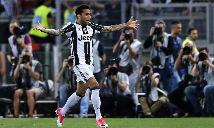 Juve, Dani Alves spacca il Barça: 'E' vecchio'