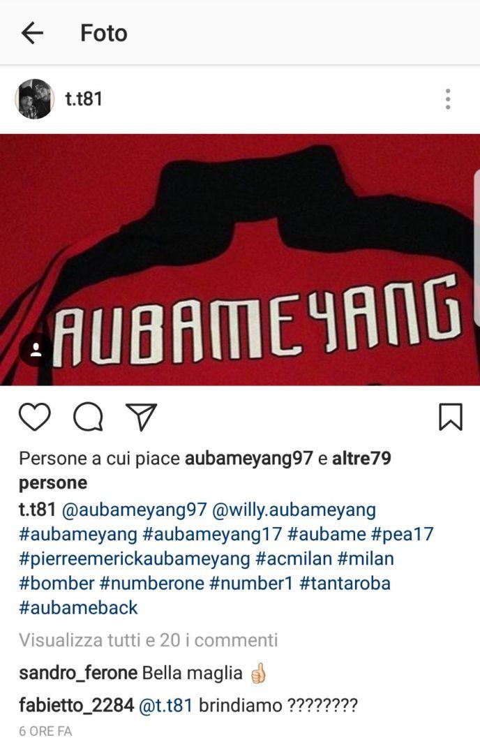 Aubameyang Menyukai Postingan Foto Jerseynya di AC Milan