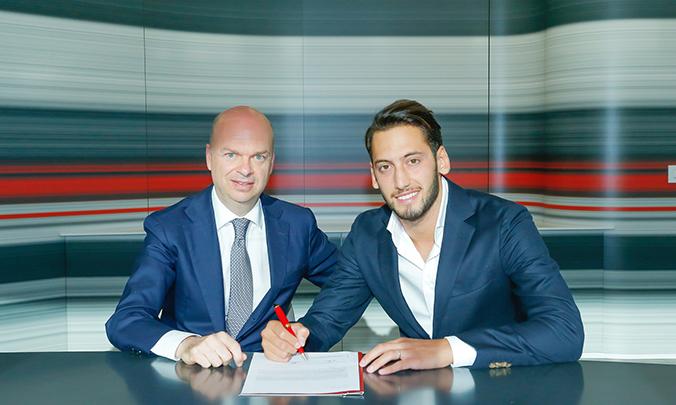 Risultati immagini per calhanoglu firma
