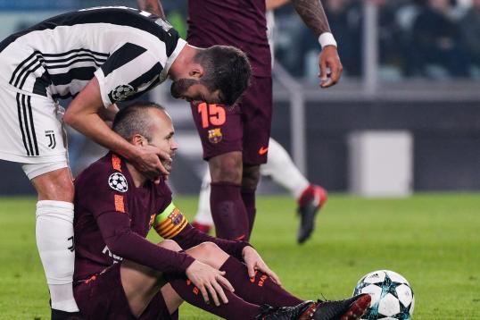 ronaldo juventus standing ovation barcelona messi and iniesta get standing ovation in away juventus clash news ronaldo juventus standing ovation barcelona messi and iniesta get standing ovation in away juventus clash news