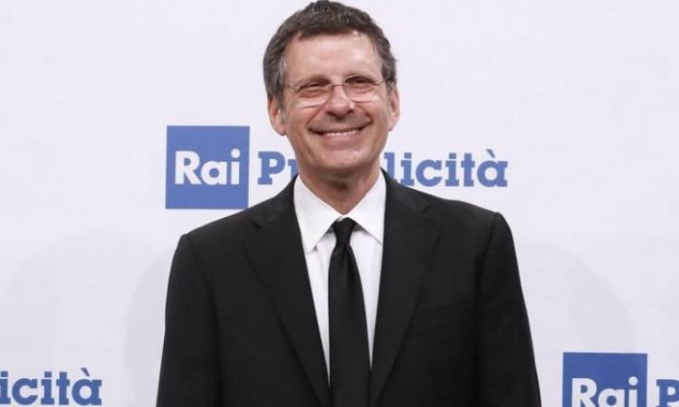 Frizzi: aperta la camera ardente alla Rai, Insinna e Fiorello affranti Frizzi: aperta la camera ardente alla Rai, Insinna e Fiorello affranti