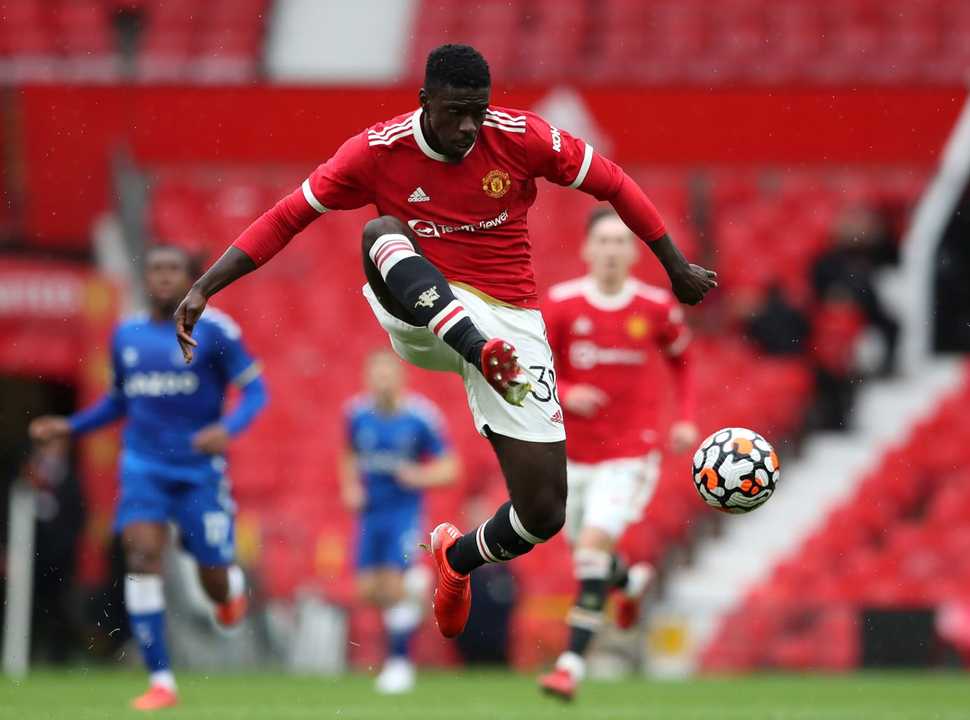 Napoli Arriva Tuanzebe Fumata Bianca Ad Un Passo I Dettagli