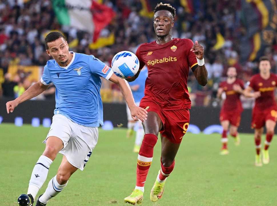 Roma Pazza Idea Tentativo Per Luiz Felipe A Parametro Zero Dalla