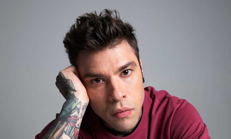 Sanremo Fedez Ricorda Vialli In Una Canzone Guardo In Alto Verso Chi