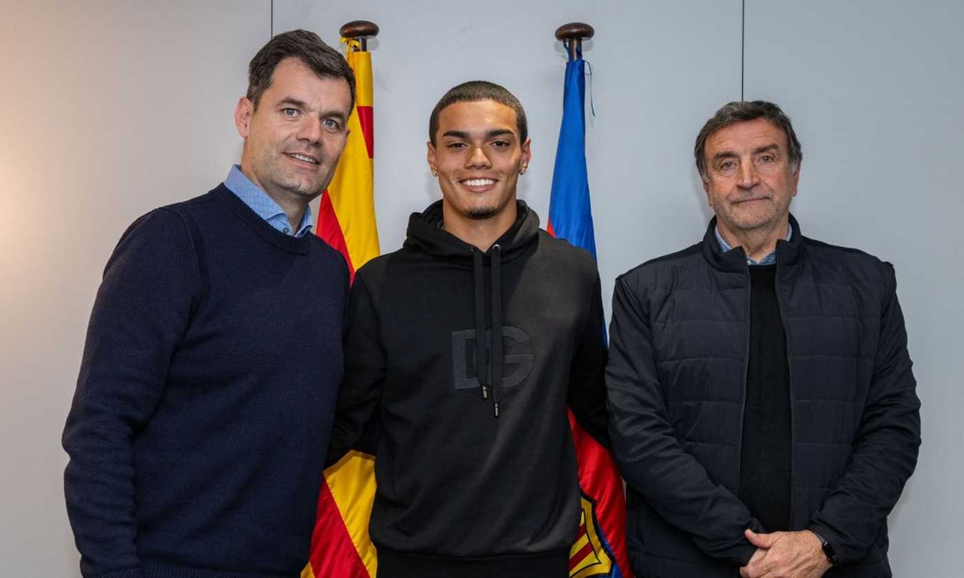 Barcellona Ufficiale Contratto Per Il Figlio Di Ronaldinho Mercato