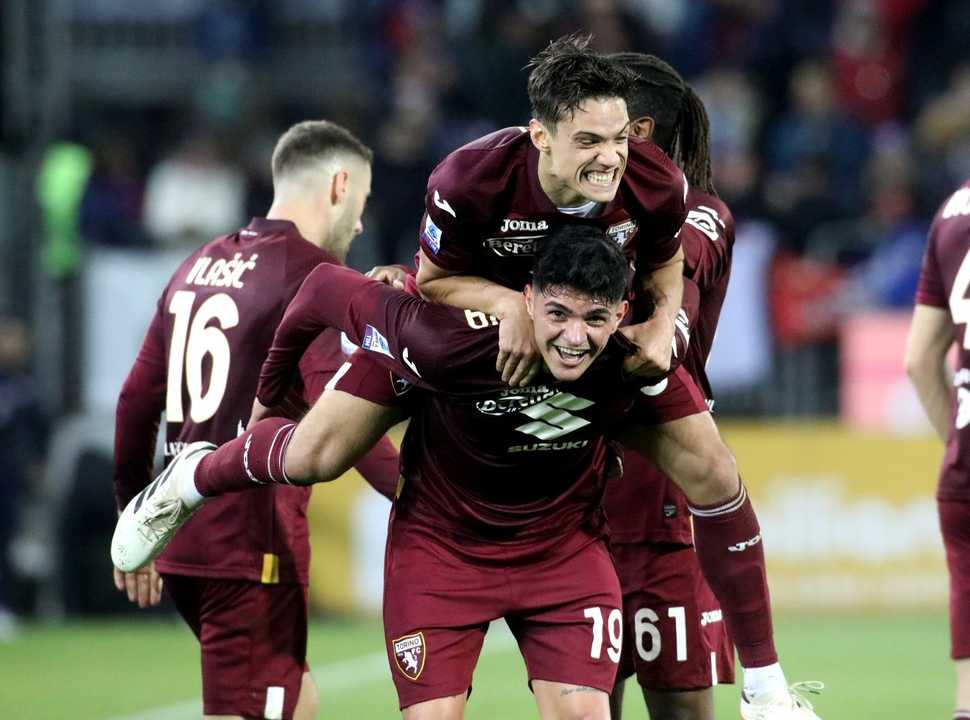 Zapata Ricci E I Salvataggi Di Sazonov Il Torino Espugna Cagliari