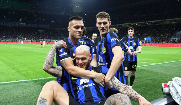 Inter Pronta La Festa Scudetto Bus Scoperto E Piazza Duomo Tutti I