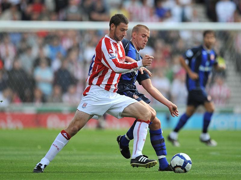 Stoke City: Hughes pensa a un centrocampista 