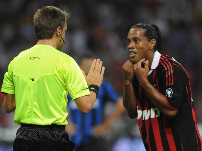 Milan: Berlusconi attacks the referees, Ronaldinho on the bench