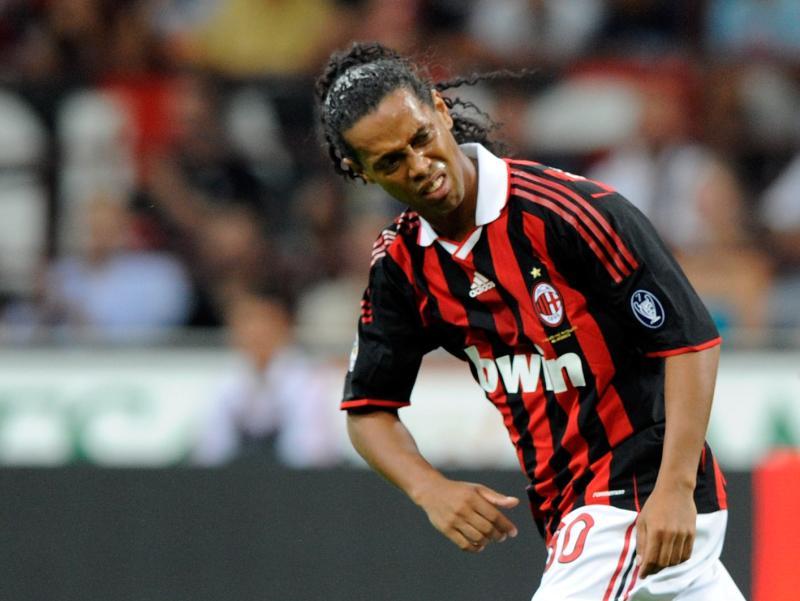 Ronaldinho's agent: 'He will remain at AC Milan'