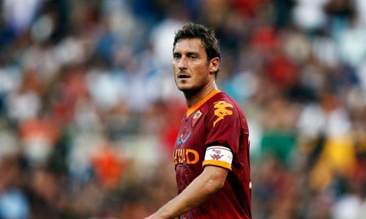 Totti-Balotelli, polemica infinita. Il legale della Roma: 'Dichiarazioni Raiola indegne'