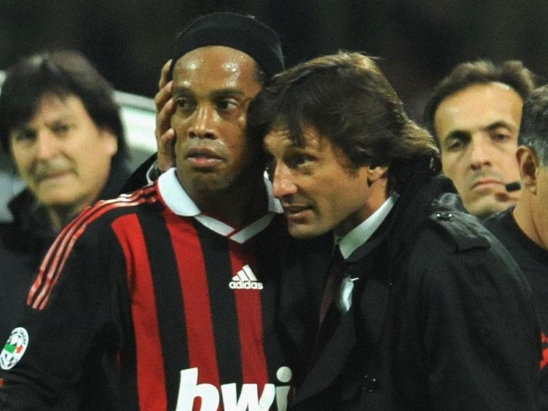 Tifosi Milan: 'Buona fortuna Dinho', 'Leo uomo di...'