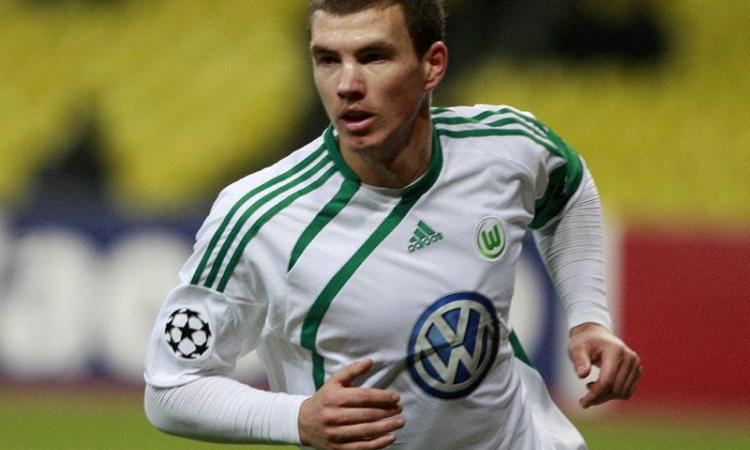 Il Wolfsburg chiude la porta: 'Non ascoltiamo offerte per Dzeko. E' incedibile'