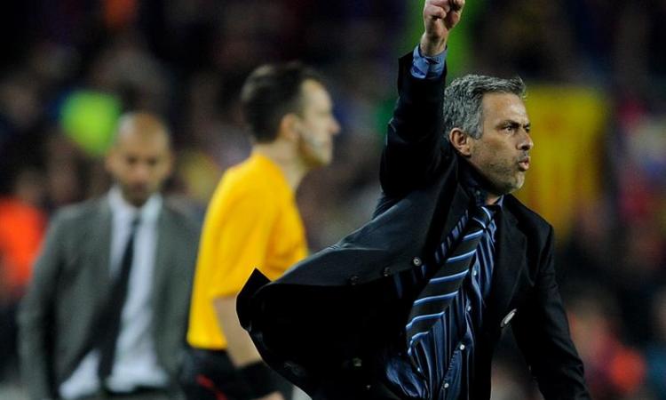 Mourinho punge Van Gaal. Futuro? 'Inter e soldi non c'entrano, colpa dell'Italia'