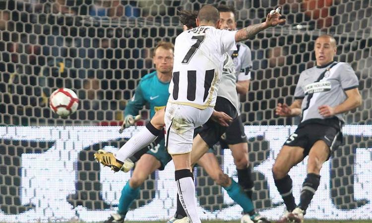 Juventus sign Simone Pepe