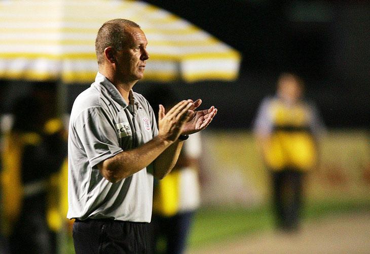 Corinthians, UFFICIALE: Menezes torna in panchina