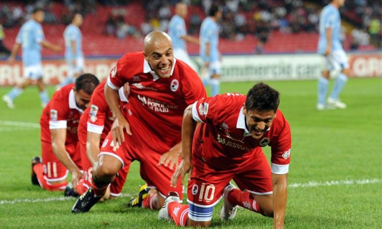 Serie A: Napoli-Bari 2-2, gol e spettacolo al San Paolo