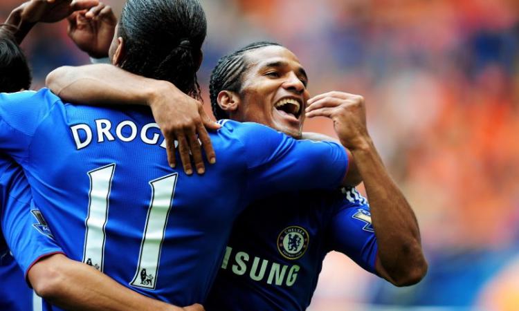 Premier: Berbatov apre la crisi del Liverpool. Malouda trascina il Chelsea