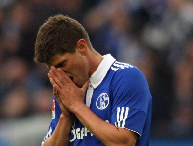 Bundesliga: in gol Huntelaar e Raul, rosso per Camoranesi. Favola Mainz