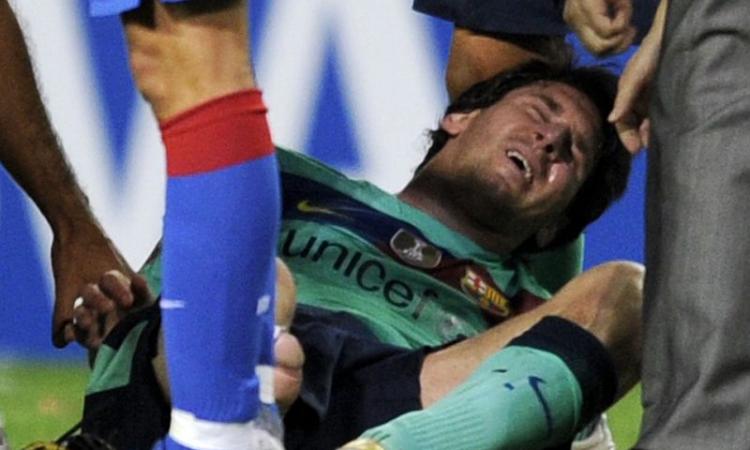 VIDEO: Infortunio Messi, ecco l'entrataccia di Ujfalusi
