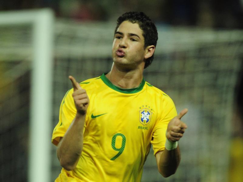 Inter, Lavezzi always closer. Milan, Pato and Seedorf to Brazil?