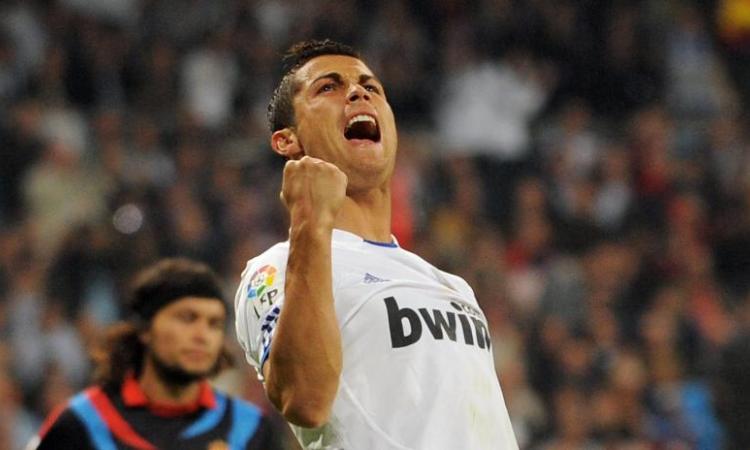 Liga: poker di Cristiano Ronaldo, poi Higuain e Ozil; Real Madrid-Santander 6-1