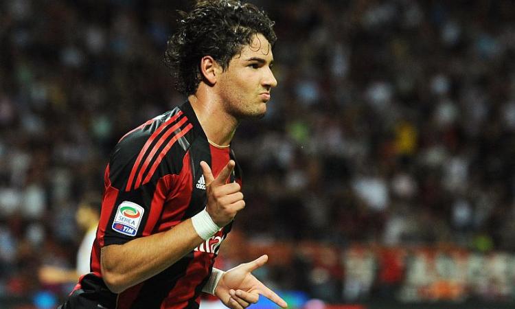 Serie A: Pato e Robinho, il Milan batte un buon Chievo e sale al primo posto