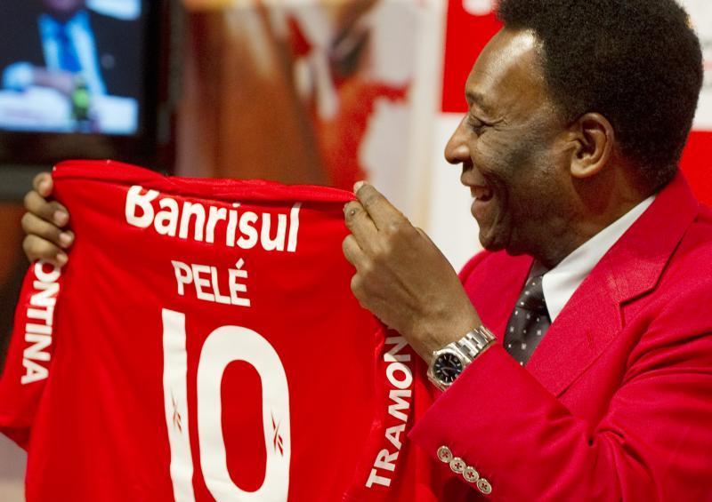 Pelé, 12 milioni all'anno da bibite, pillole e azioni in borsa...