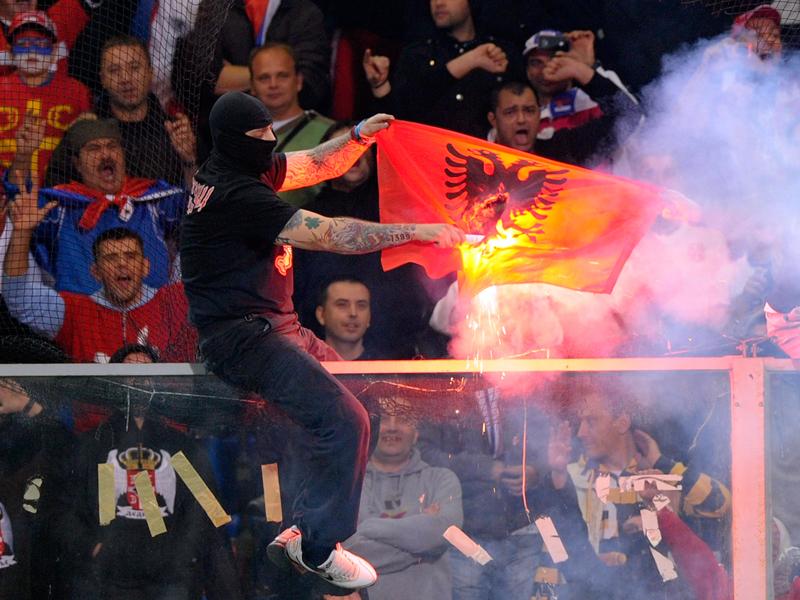 IL CASO. Serbia tra calcio, politica e guerra: non sono tifosi ma Tigri di Arkan