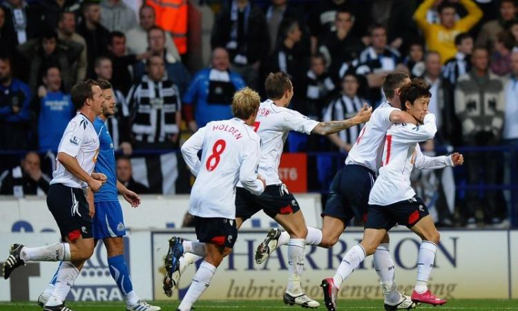 Premier: Bolton, the Champions! Crisi Chelsea, suicidio Arsenal. E lo United...