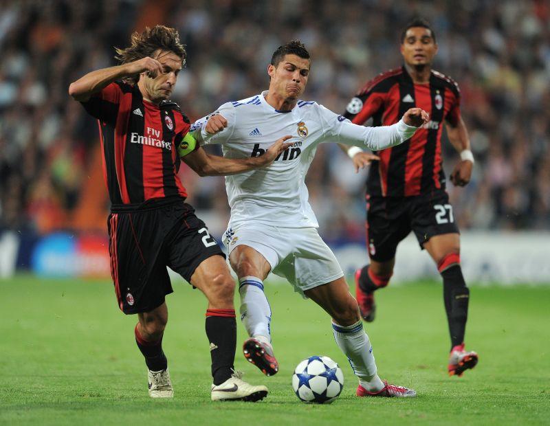 Real madrid vs milan. Milan 2009. Реал мадрид против интер. Real madrid vs milan. Реал интер 1985.