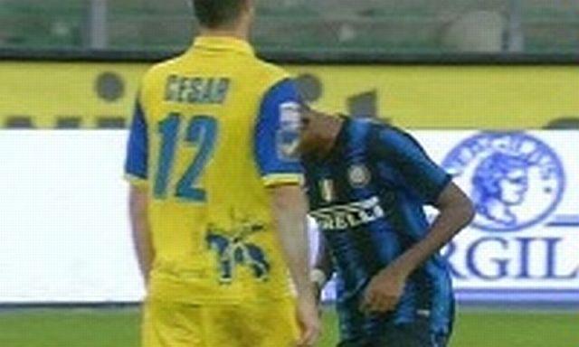 Eto'o head butts Cesar: like Zidane-Materazzi!