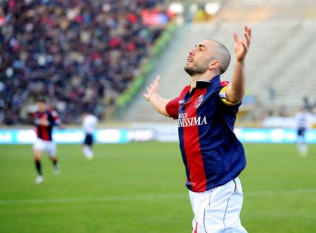 Al Bologna non basta Di Vaio: 4-2 per le Leggende del Real Madrid, ma al Dall'Ara è festa per Mihajlovic VIDEO