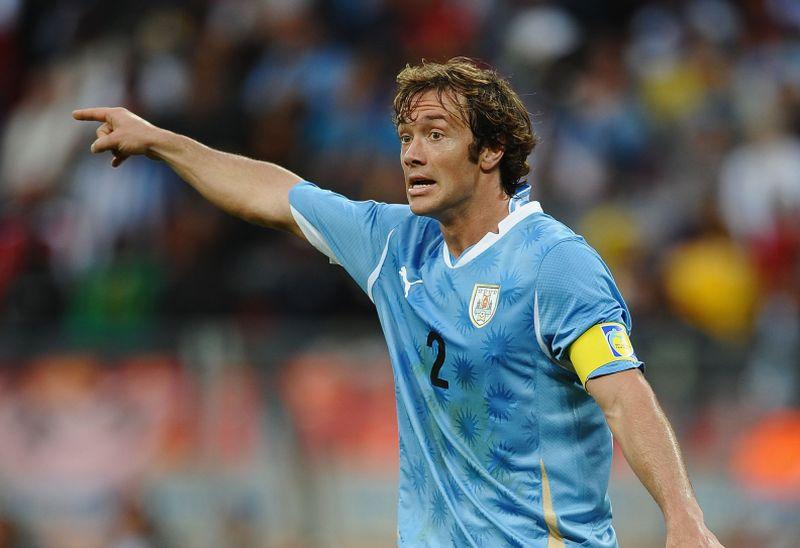 Juve, Alex o Diego Lugano?