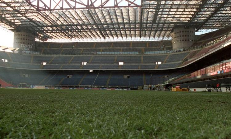 Verso Inter-Sassuolo: il prato del 'Meazza' si rifà il look